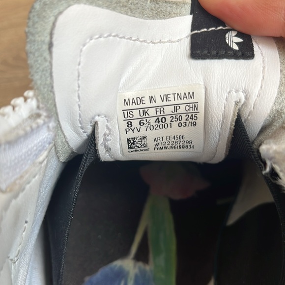 Super cool Adidas Sleek Super Zip size 8 - Picture 6 of 7